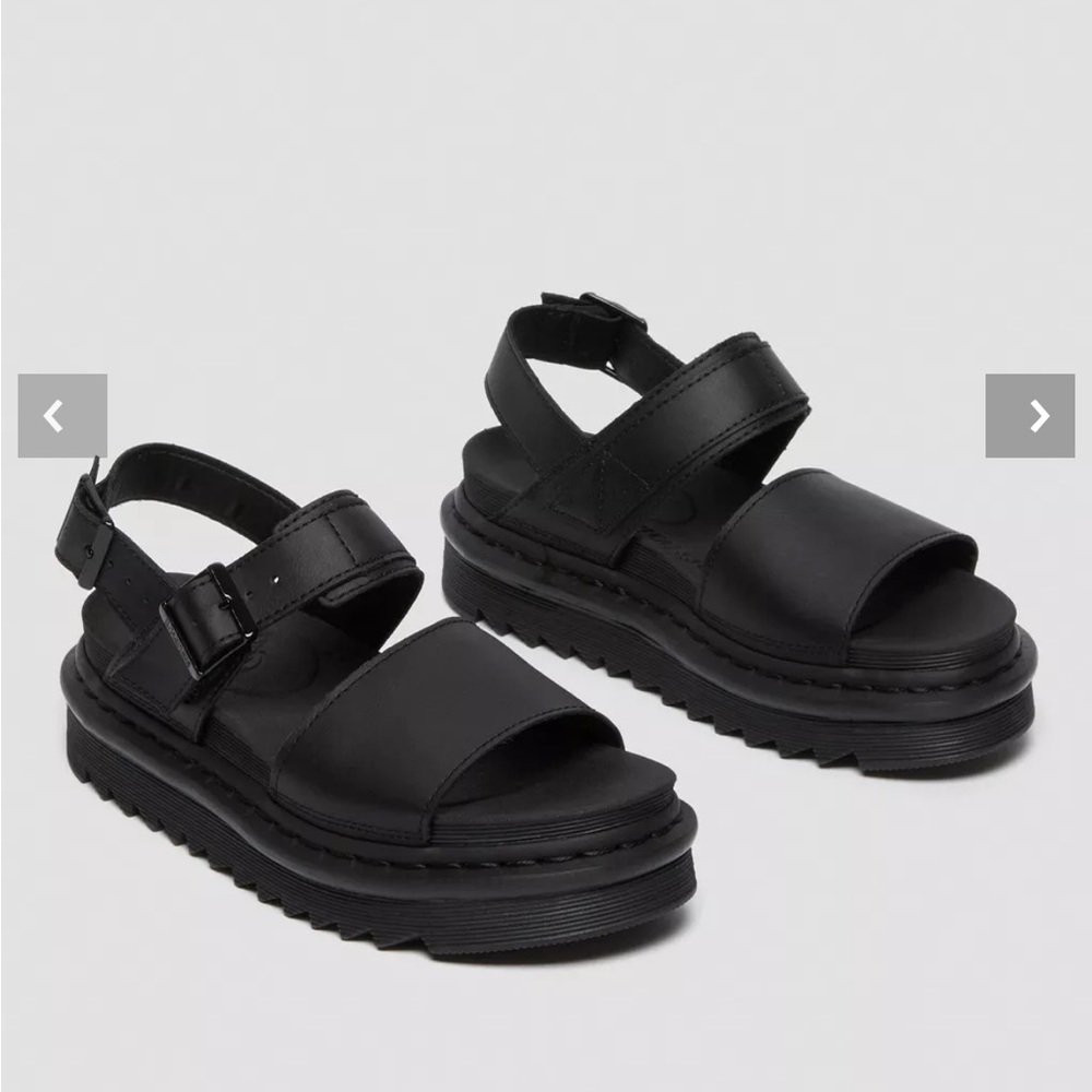 Dr. Martens Women’s Voss Leather Sandal - Size 9. Great condition!